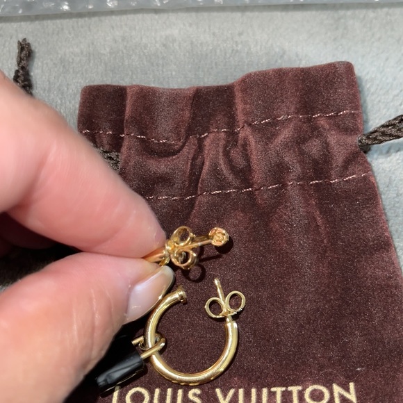 Louis Vuitton, Preloved, 100% authentic earrings beautiful set comes with DB. - Picture 7 of 10